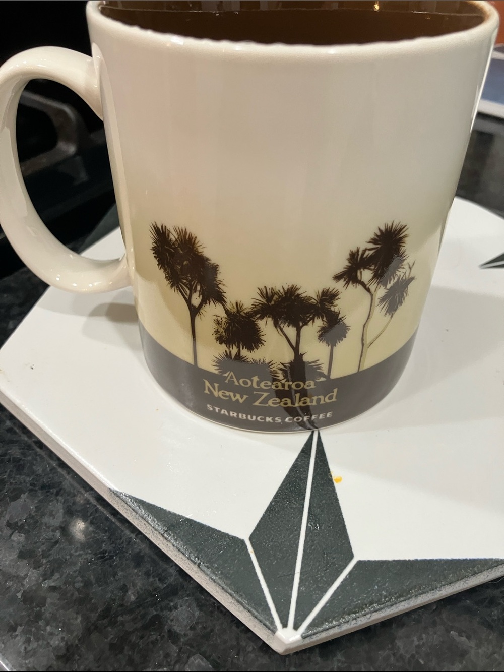 Starbucks New Zealand Kiwi Ceramic Mug - Cream and Brown - Picture 3 of 3